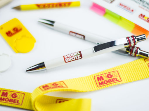 Mega Möbel Lanyards